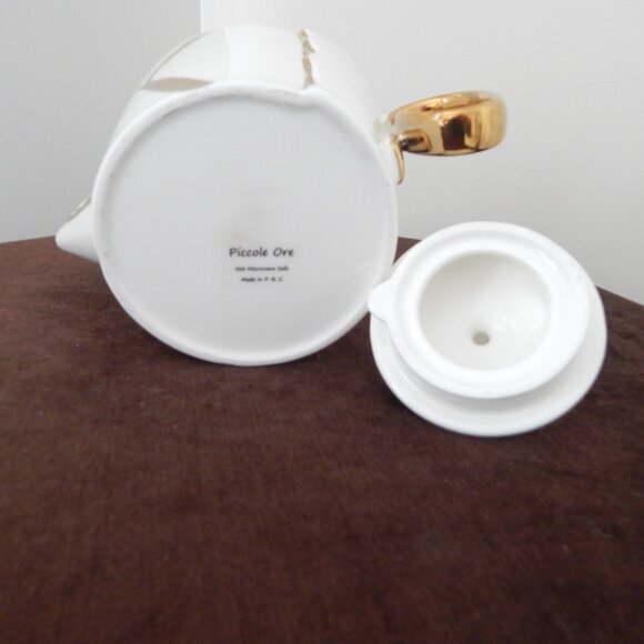 Piccole Ore Porcelain Teapot w/ Lid White Gold Trims New - Picture 10 of 11